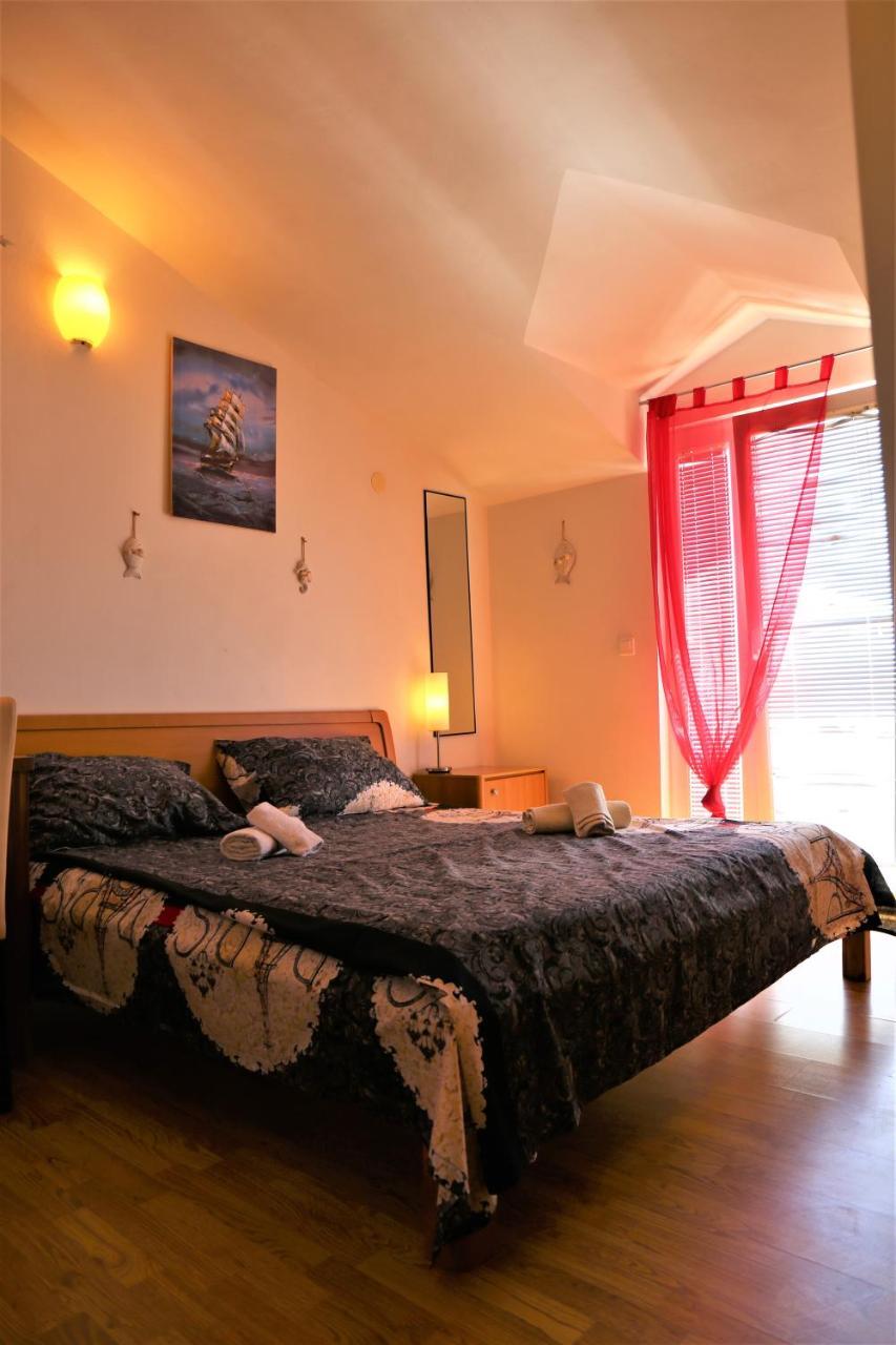 Apartments Muic Tisno Esterno foto