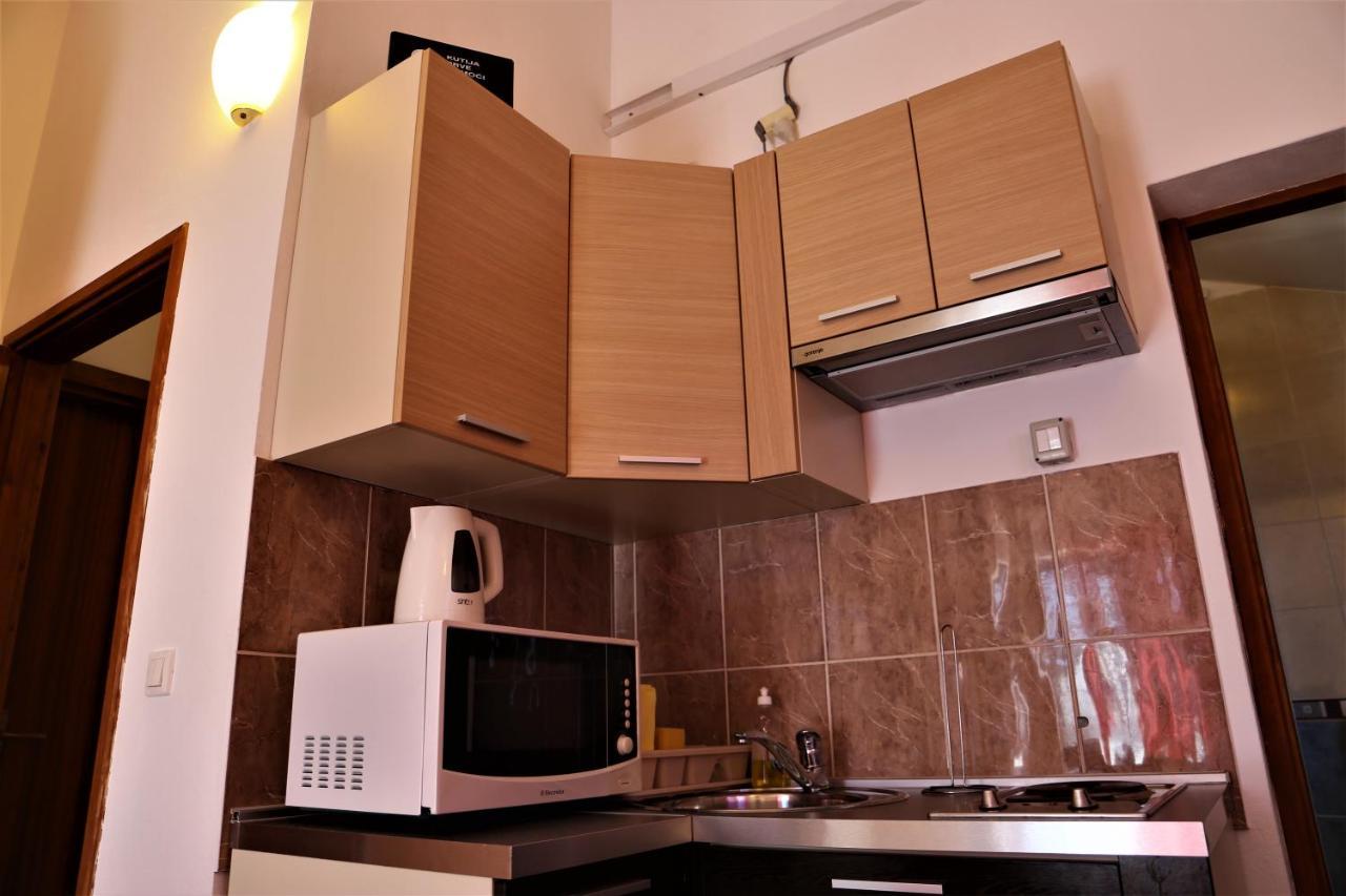 Apartments Muic Tisno Esterno foto