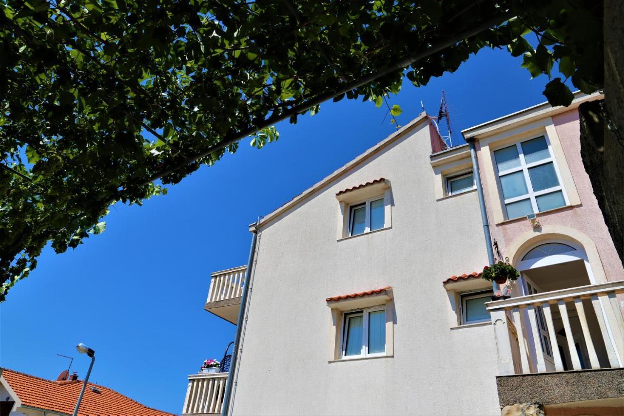 Apartments Muic Tisno Esterno foto
